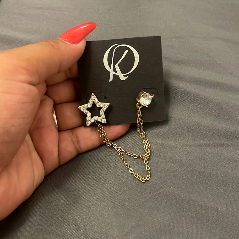 Earring - Picture 1 of 1